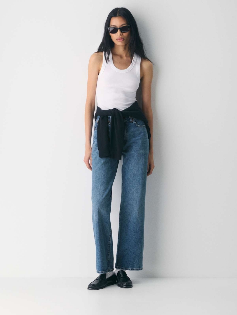 Aritzia Denim Forum The Farrah Hi-Rise Wide Jean 24W 27L In Medium Wash